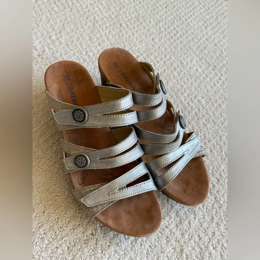 Romika Silver Metallic Strappy Wedge Adjustable Strap Sandal‎ Size 38 (7-7.5)